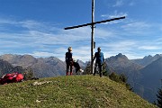 36 Alla rustica lignea croce del Monte Colle (1750 m)